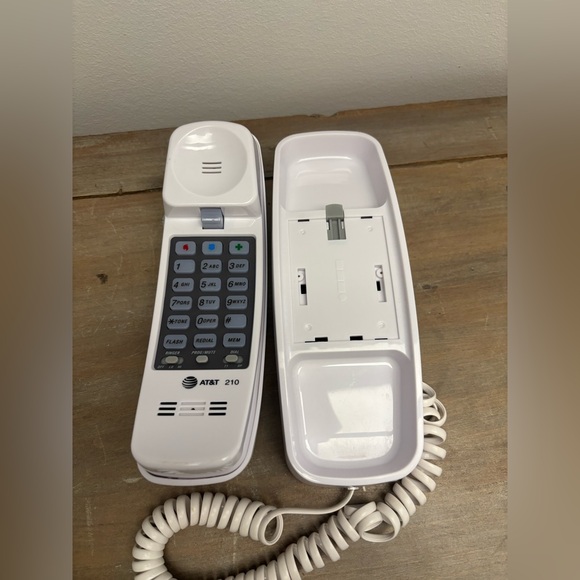 AT&T Trimline 210 Corded White Telephone Push Button Wall Phone Vintage Retro - Picture 5 of 6